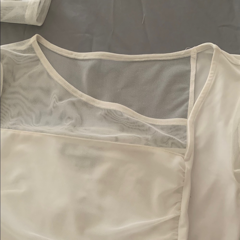 Elegant White Long Sleeve Women's Top - Picture 4 of 5
